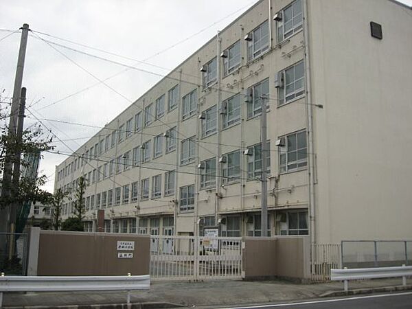 画像25:小学校「市立平田小学校まで250m」