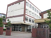 中学校「名古屋市立山田中学校まで839m」