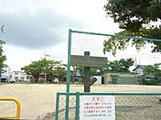 公園「城跡公園まで160m」