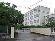 小学校「名古屋市立比良西小学校まで581m」