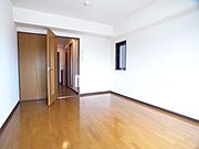 床はフローリングです