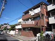 タイル張りのおしゃれな外観のバストイレ別です。
