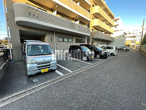 画像20:駐車スペース