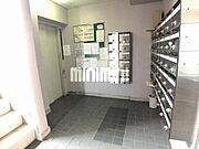 掲示板、郵便受け等があります
