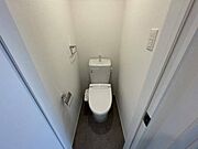 ウォシュレット付きのトイレです。