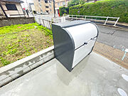 敷地内ごみ置き場です
