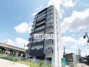 タイル張りのマンションです