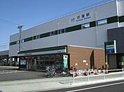 コンビニ「ファミリーマートまで420m」