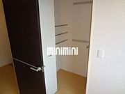 北洋間の収納