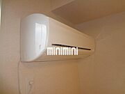 リビングにエアコンあります