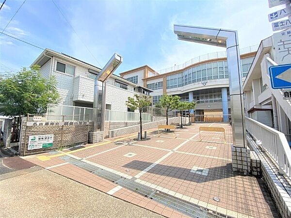 画像19:小学校「名古屋市立御劔小学校まで496m」