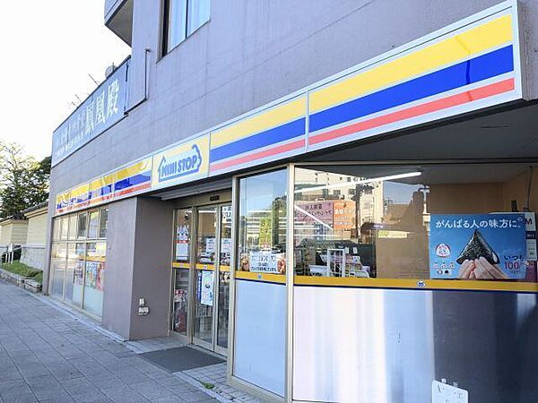 画像18:コンビニ「ミニストップ神宮西駅前店まで124m」