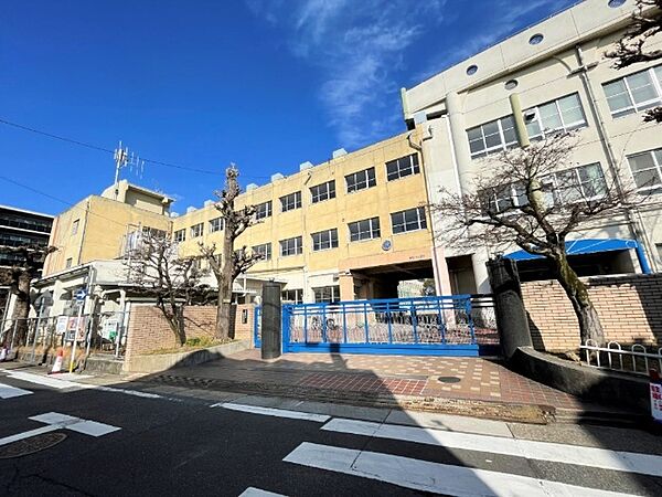 画像24:小学校「名古屋市立汐路小学校まで770m」