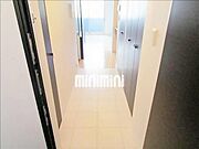 玄関から見たお部屋の雰囲気です