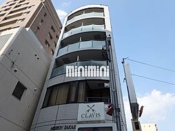8 / 19