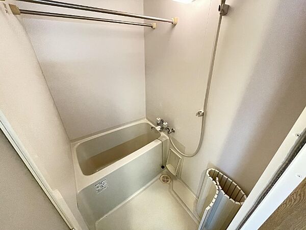 画像6:浴室乾燥機付きバスルーム