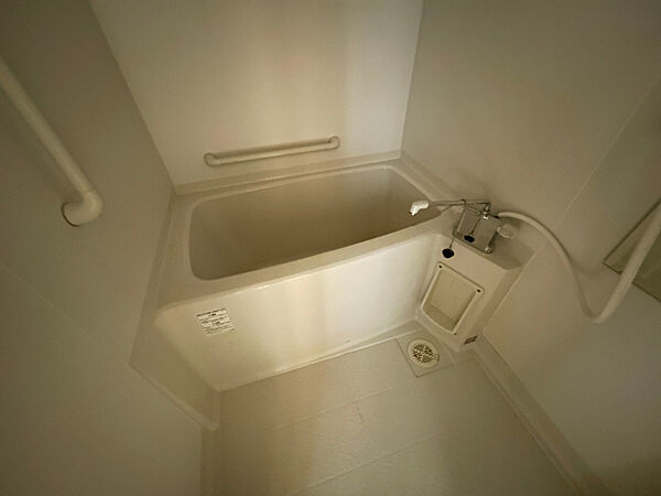 画像6:トイレお風呂別のお部屋です