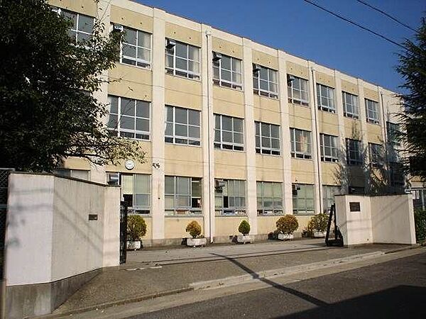 画像2:中学校「名古屋市立川名中学校まで500m」