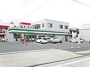 コンビニ「ファミリーマートまで730m」