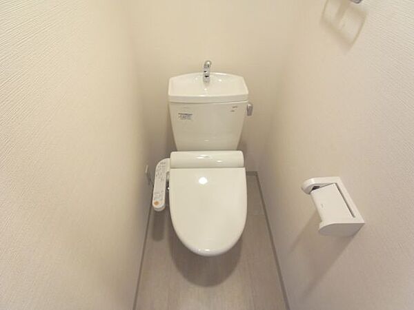 画像16:ウォシュレット設備のトイレです。