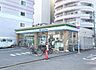 周辺：コンビニ「ファミリーマートたちばな店まで142m」