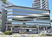 銀行「三菱UFJ銀行鶴舞支店まで414m」