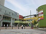 ショッピング施設「アスナル金山まで800m」