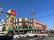 複合モール「ハニーズなるぱーく鳴海店まで539m」