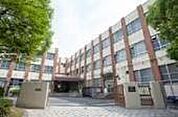 中学校「名古屋市立大高中学校まで742m」