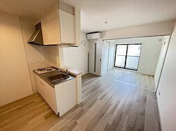 ＡＫ22土古町 201 2階1LDKのリビング/ダイニング