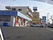 コンビニ「ローソンまで500m」