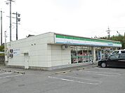 コンビニ「ファミリーマートまで2200m」