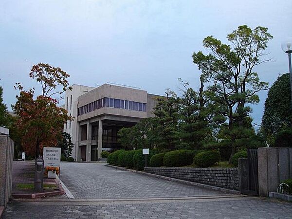画像24:大学「東海学園大学名古屋キャンパスまで690m」