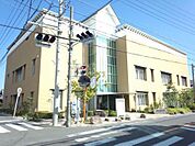 図書館「一宮市立玉堂記念木曽川図書館まで1995m」