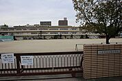 小学校「一宮市立三条小学校まで806m」