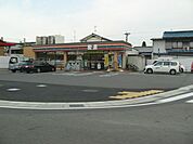 コンビニ「セブンイレブンまで470m」