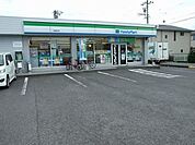 コンビニ「ファミリーマート一宮馬引店まで129m」