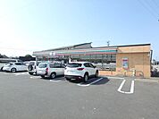 コンビニ「セブンイレブンまで220m」
