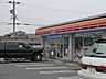 周辺：コンビニ「ファミリーマートまで180m」