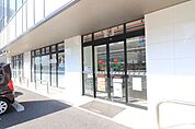 コンビニ「セブンイレブン豊橋東小田原町店まで319m」