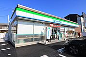 コンビニ「ファミリーマートまで360m」