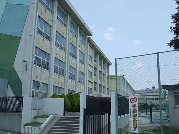 画像26:中学校「丹陽中学校まで826m」