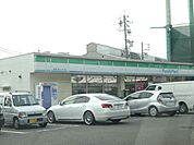 コンビニ「ファミリーマートまで540m」
