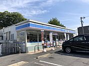 コンビニ「ローソンまで110m」