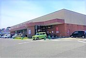 スーパー「ピアゴラフーズコア半田清城店まで697m」