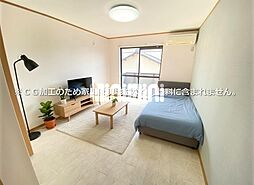 Ｓｈａｒｍａｎｔ　Ｃｏｕｒｔ 2階1Kのリビング/ダイニング