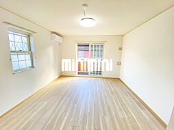 フォーリスト清水 1階ワンルームのリビング/ダイニング