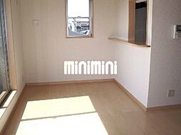 ヨーロピアンシャレータカラ 2階1LDKのリビング/ダイニング