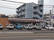 コンビニ「セブンイレブンまで100m」