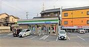 コンビニ「ファミリーマート東浦役場前店まで903m」